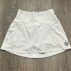 Vuori White Volley Skirt Size Small
